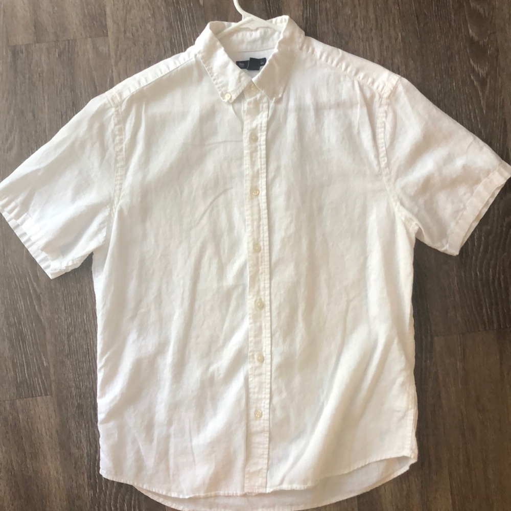 Gap Men’s Classic Fit Short Sleeve Button Down